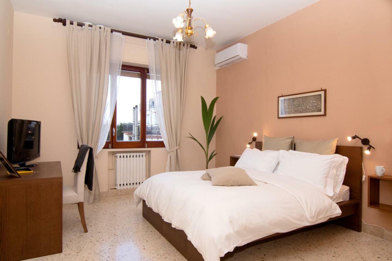 B&B Syrentum Sorrento Luaran gambar